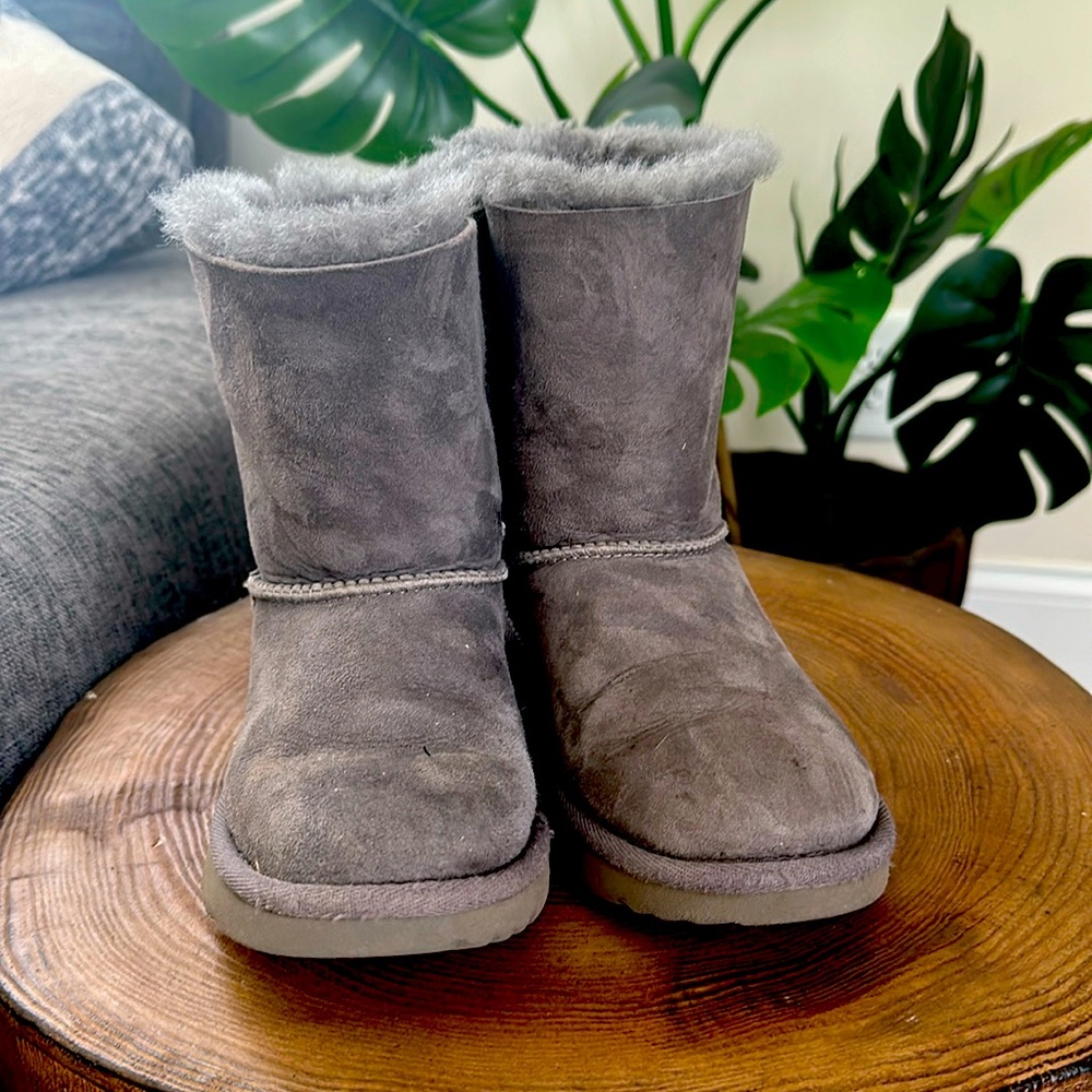 UGG Grey boots little girl size 12